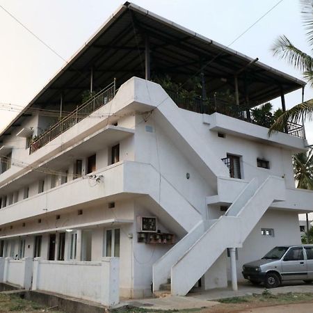 Wheel To Hills Stay Inn Service Apartments Chikmagalur Ngoại thất bức ảnh